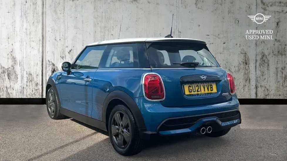Used Mini Cooper S Classic 176 HP (129 kW) 2021 Island blue Hatchback