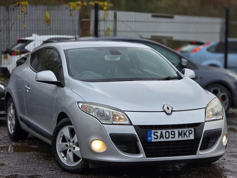 Silver Used 2009 Renault Mégane Coupé Dynamique Coupe | £1,395 (Good price) - Image 1/4