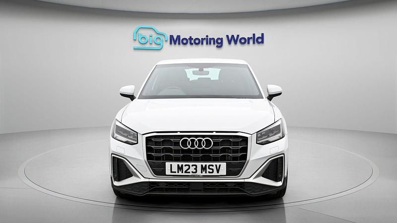 Begagnad Audi Q2 S-Line 148 HK (108 kW) 2023 Vit SUV