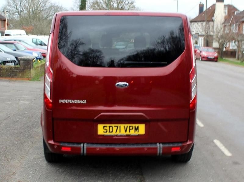 Used Ford Tourneo Custom Titanium 130 HP (95 kW) 2021 Red Van