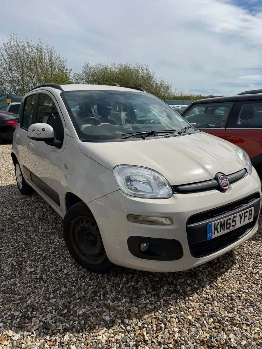 Usado Fiat Panda Lounge 69 HP (50 kW) 2015 Bege Citadino