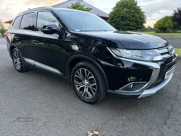 Used Mitsubishi Outlander 150 HP (110 kW) 2016 Black SUV