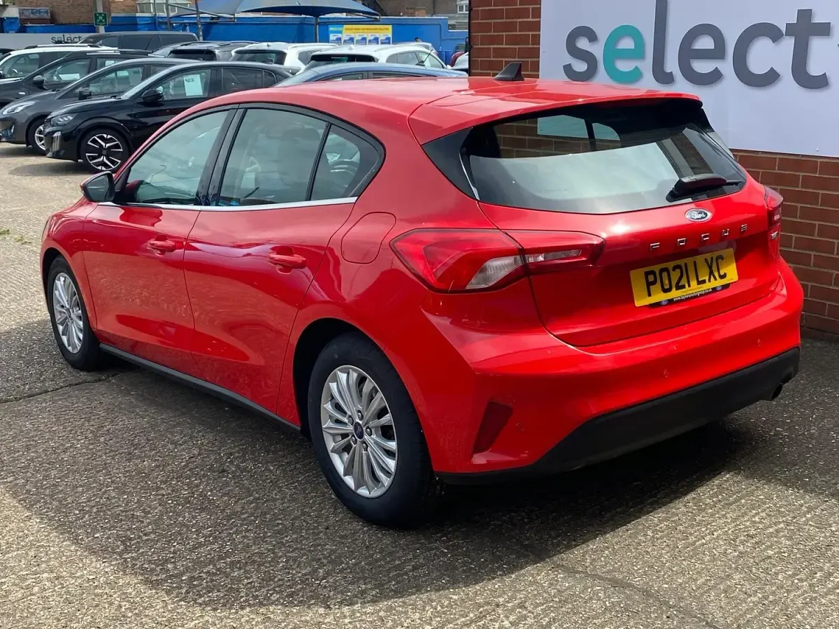 Used Ford Focus Titanium 85 HP (62 kW) 2021 Red Hatchback
