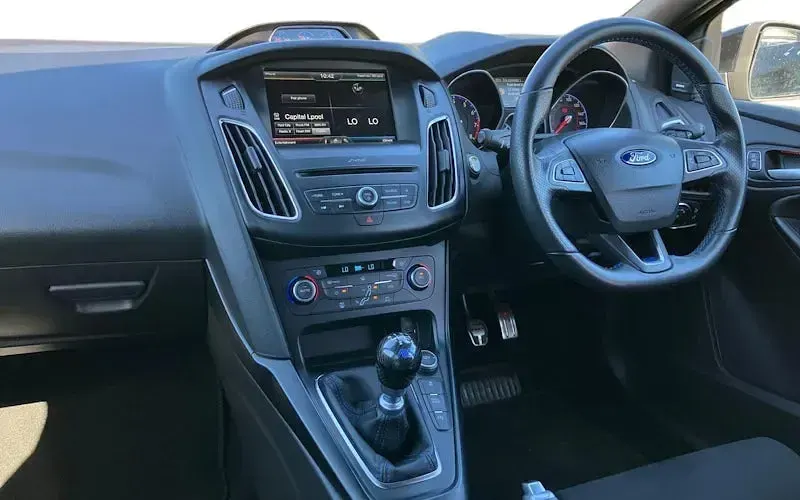 Begagnad Ford Focus RS 350 HK (257 kW) 2016 Svart Halvkombi