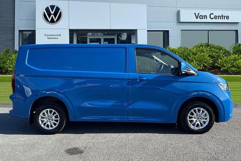 New VW Transporter Pro 160 kW (218 HP) 2025 Blue Van