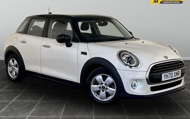 White Used 2020 Mini Cooper Classic Hatchback | £8,195 (Super price) - Image 1/2