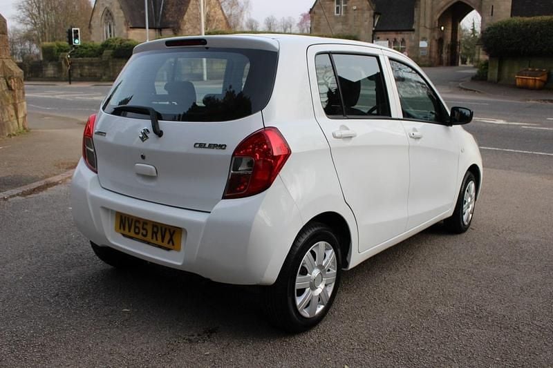 Used Suzuki Celerio 68 HP (50 kW) 2015 White Hatchback