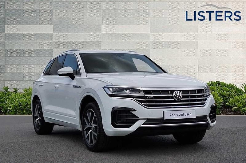 Pure white Used 2018 VW Touareg R-line SUV | £28,990 (A bit pricey) - Image 1/4