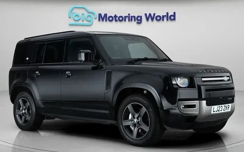 Used Land Rover Defender SE Dynamic 404 HP (297 kW) 2023 SUV