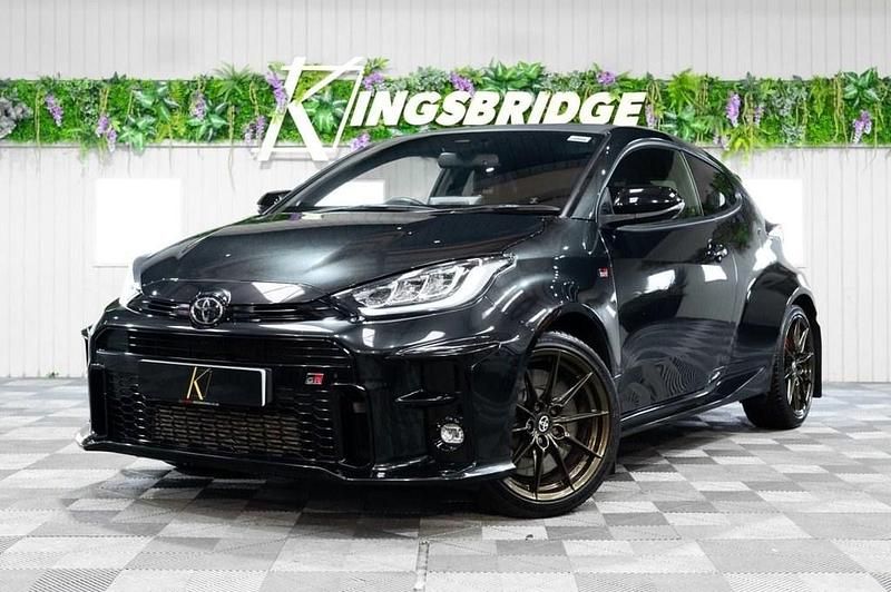 Black Used 2022 Toyota Yaris Hatchback | £28,796 (Fair price) - Image 1/4