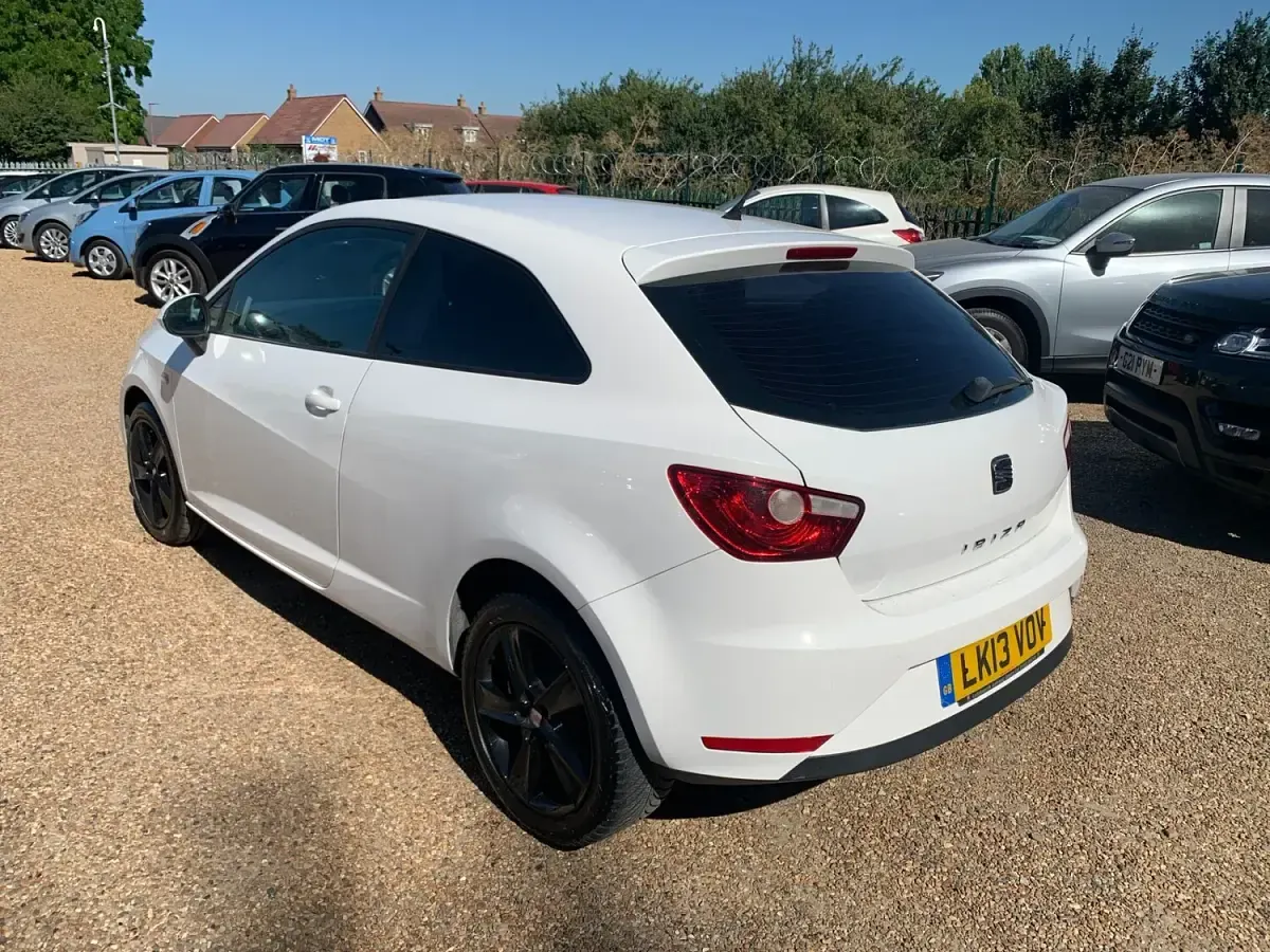 Used Seat Ibiza 85 HP (62 kW) 2013 White Hatchback