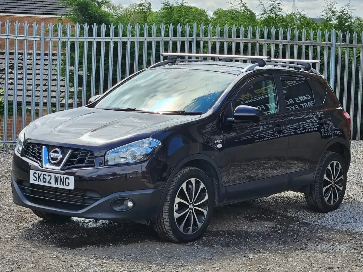 Używany Nissan Qashqai N-TEC 110 KM (80 kW) 2012 Czarny SUV
