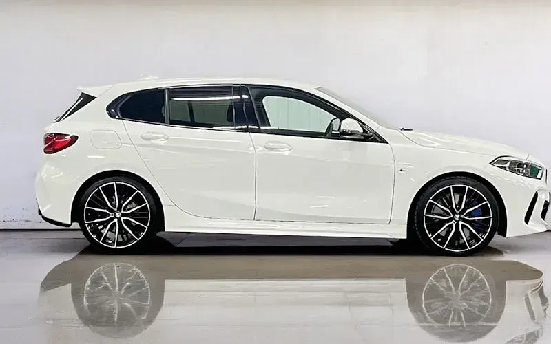 Used BMW 120 M Sport 190 HP (139 kW) 2021 White Hatchback