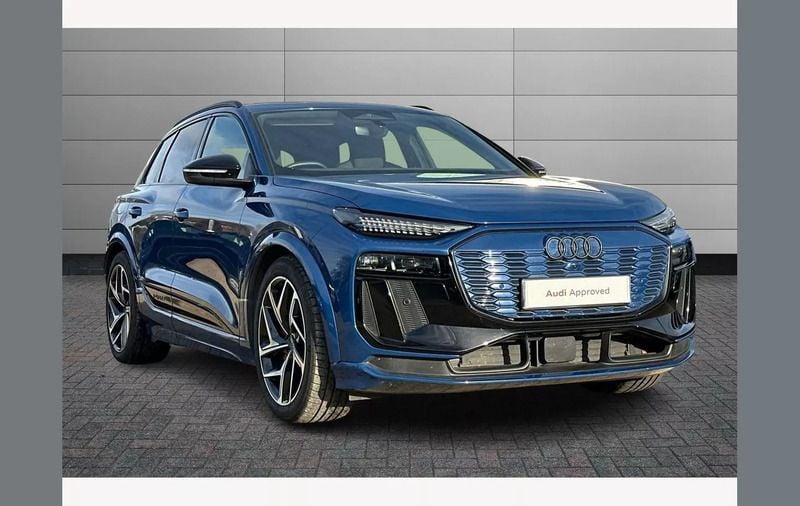 Blue Used 2024 Audi Q6 e-tron Advanced SUV | £56,295 - Image 1/4