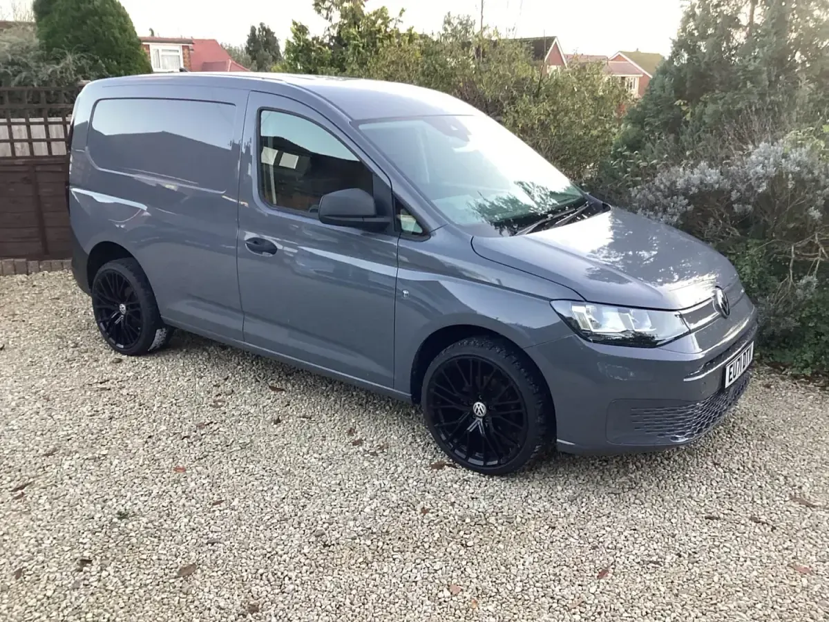 Usado VW Caddy S 75 HP (55 kW) 2021 Cinzento Monovolume
