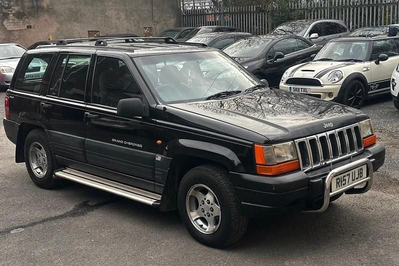 Used Jeep Grand Cherokee Laredo 192 HP (141 kW) 1997 Black SUV
