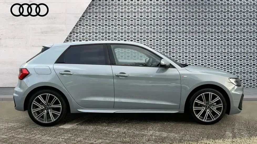 Ny Audi A1 S-Line 150 HK (110 kW) 2025 Grå SUV