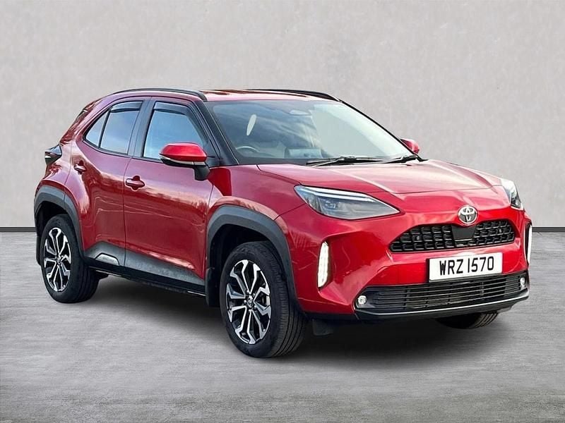 Used Toyota Yaris Hybrid Design 116 HP (85 kW) 2024 Red SUV