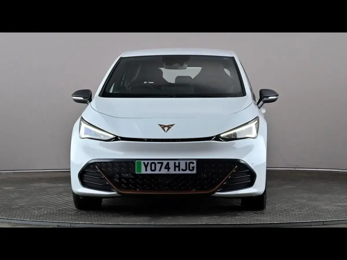 Used Cupra Born e-Boost 169 kW (231 HP) 2025 White Hatchback