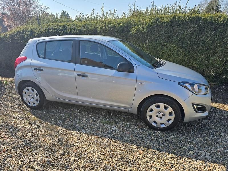 Used Hyundai i20 Classic 2014 Silver Hatchback
