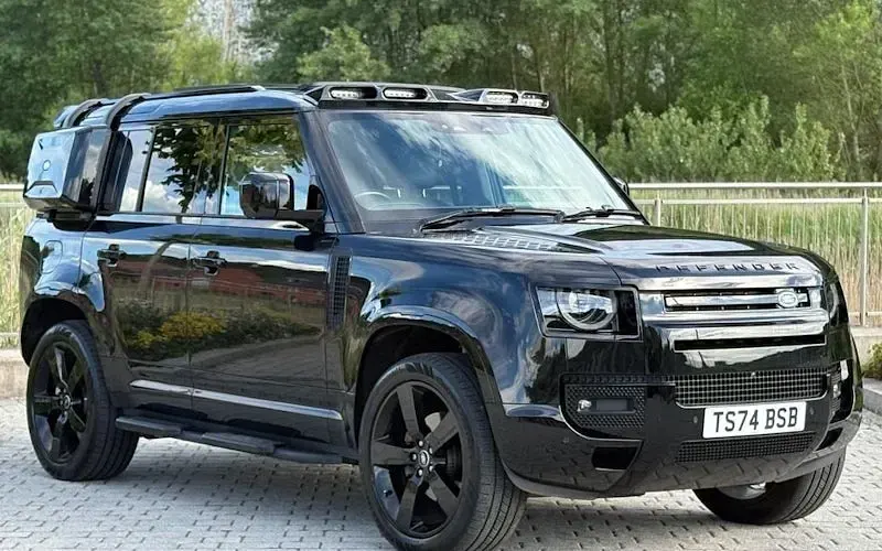 Used Land Rover Defender HSE Dynamic 249 HP (183 kW) 2025 SUV