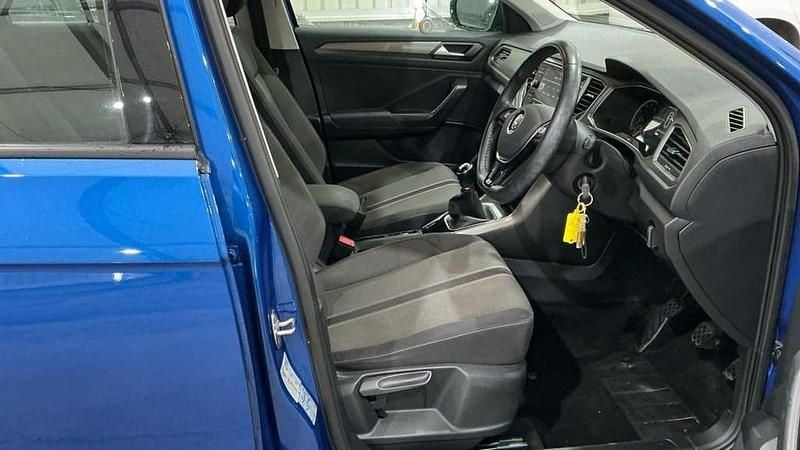 Used VW T-Roc SE 150 HP (110 kW) 2020 Blue SUV