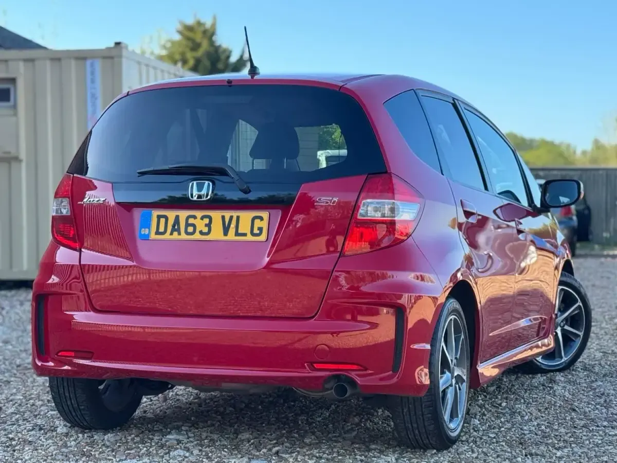 Second-hand Honda Jazz SI 99 CP (72 kW) 2013 Roșu Hatchback