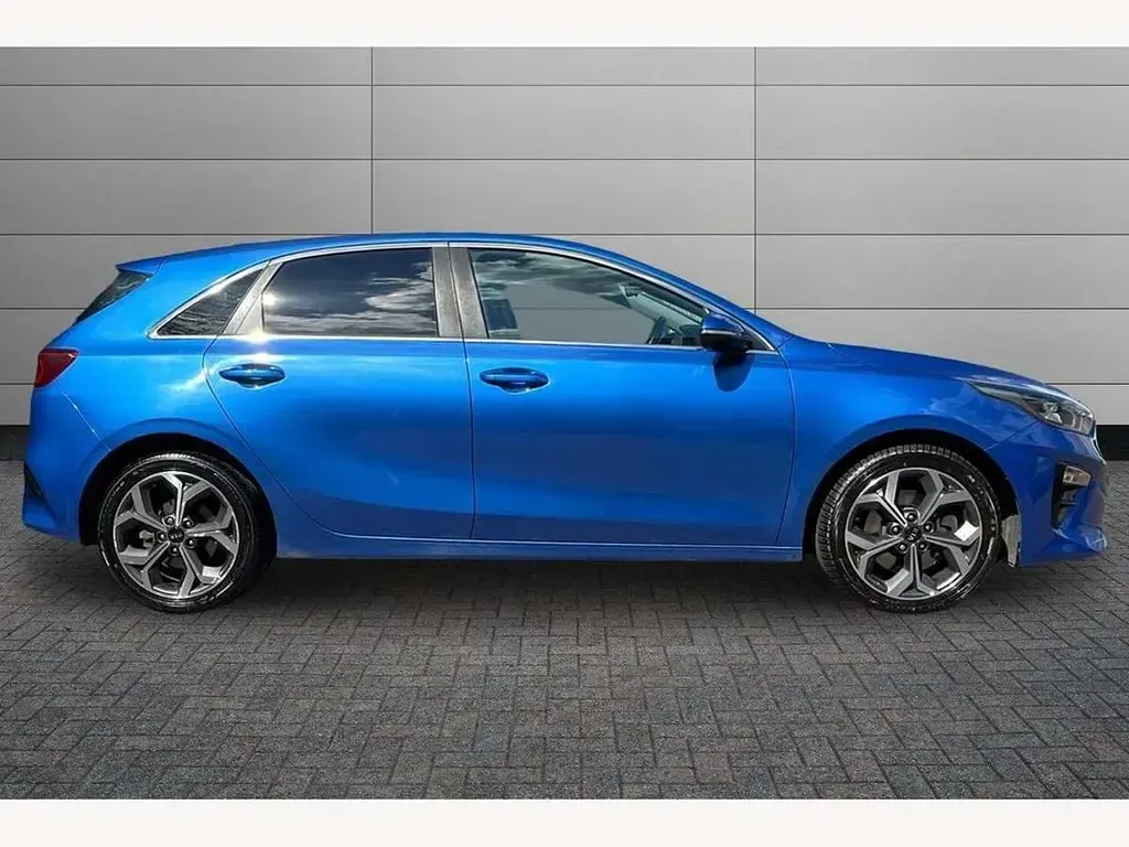 Used Kia Ceed 140 HP (102 kW) 2018 Blue Hatchback