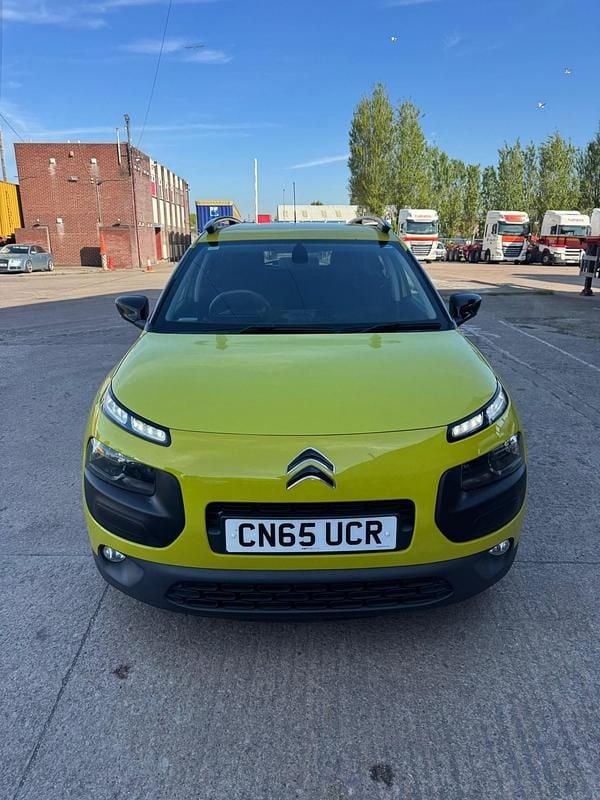 Used Citroën C4 Cactus Flair 2015 Yellow Hatchback