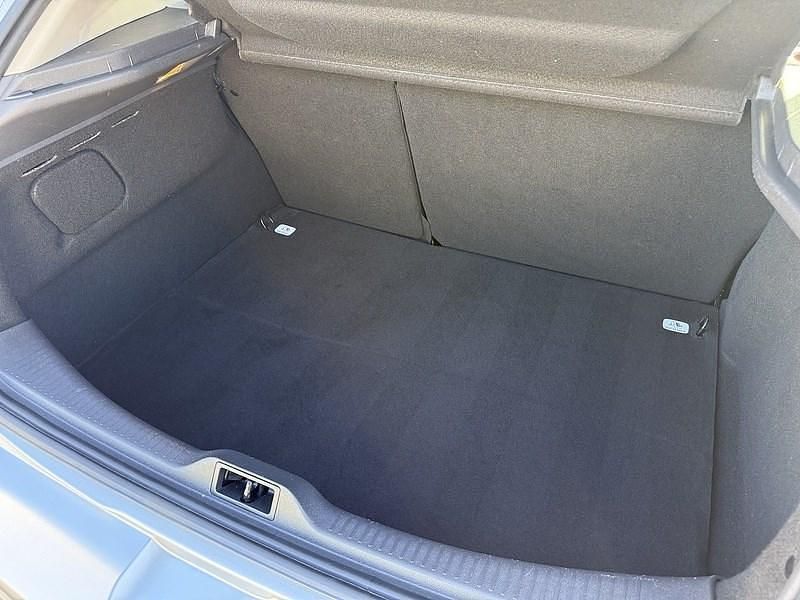 Used Renault Mégane IV Dynamique 2016 Silver Hatchback