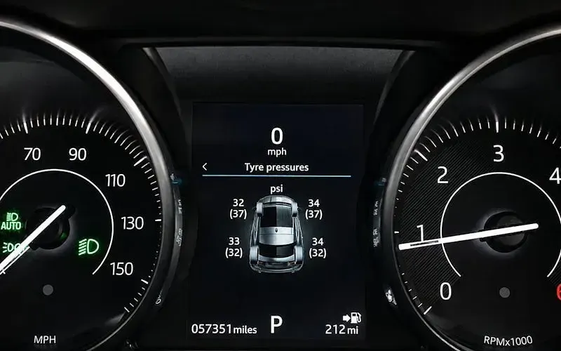 Used Jaguar E-Pace R-Dynamic 150 HP (110 kW) 2019 Blue SUV