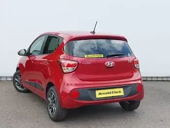 Used Hyundai i10 Premium 66 HP (48 kW) 2017 Red Hatchback