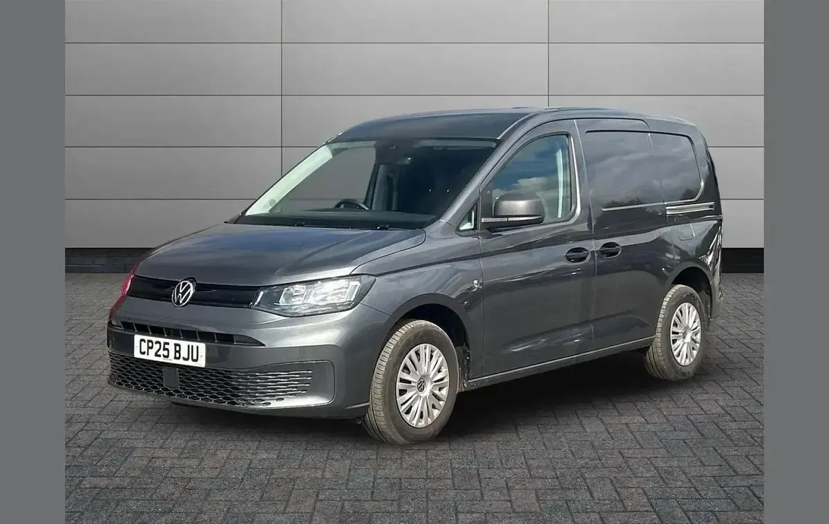 Usado VW Caddy 101 HP (74 kW) 2025 Cinzento Monovolume