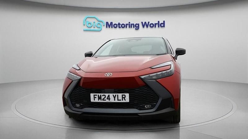 Used Toyota C-HR 223 HP (164 kW) 2024 Red SUV