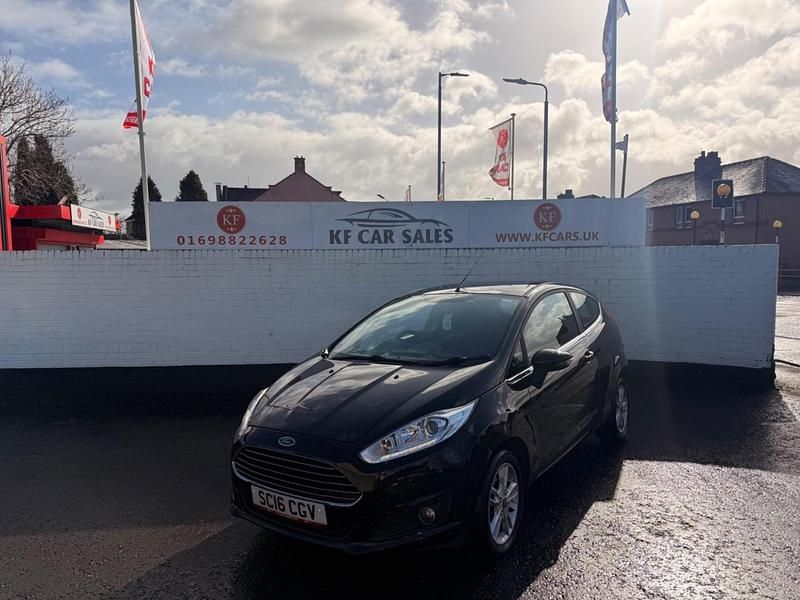 Used Ford Fiesta Zetec 82 HP (60 kW) 2016 Black Hatchback