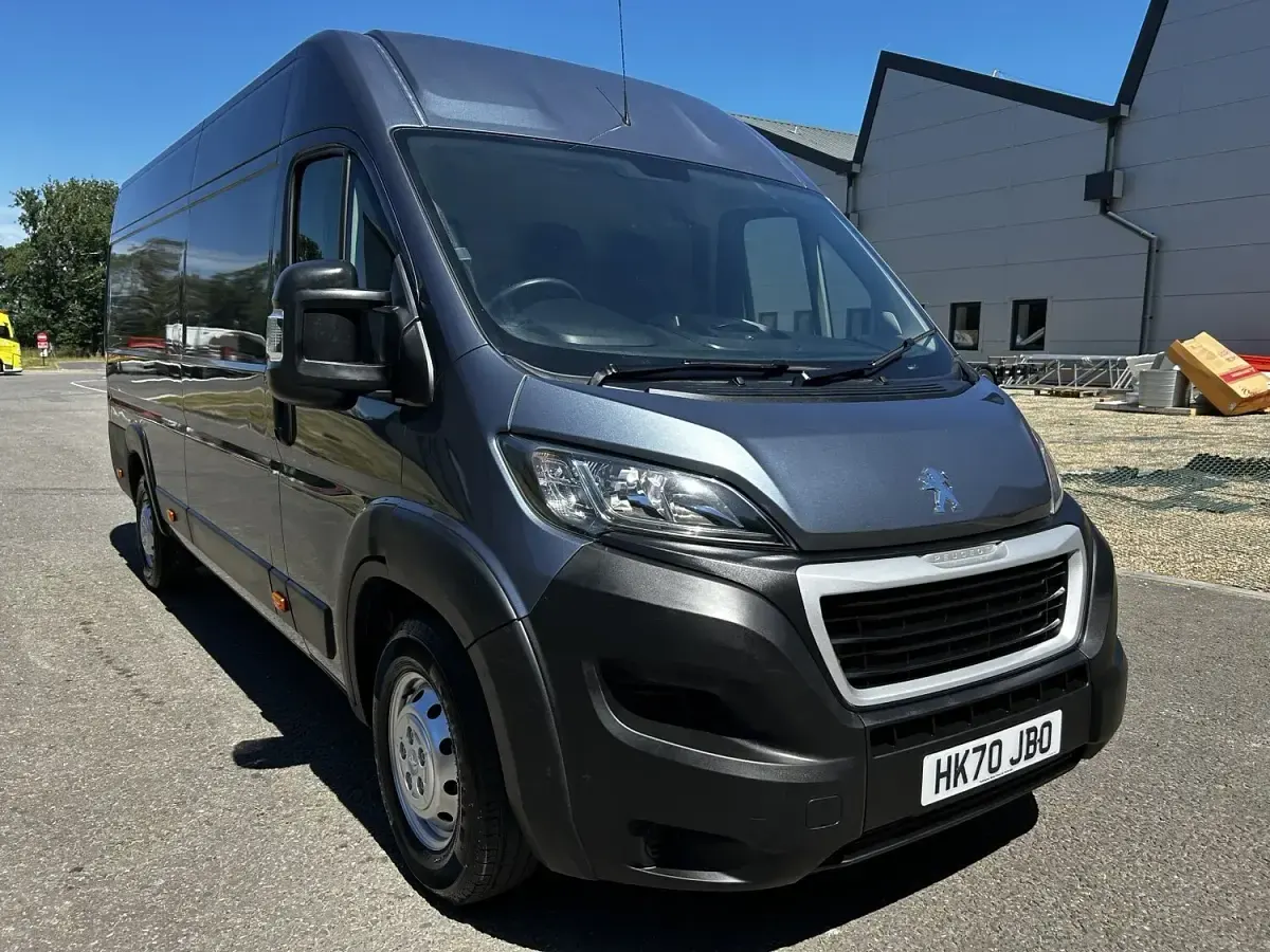 Used Peugeot Boxer 140 HP (102 kW) 2020 Grey Van