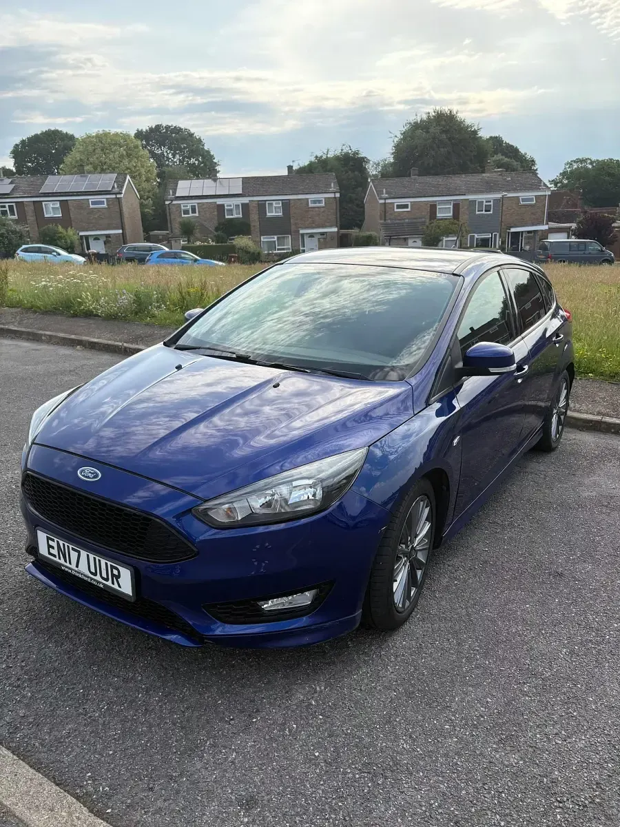 Used Ford Focus ST-Line 125 HP (91 kW) 2017 Deep impact blue metallic Hatchback