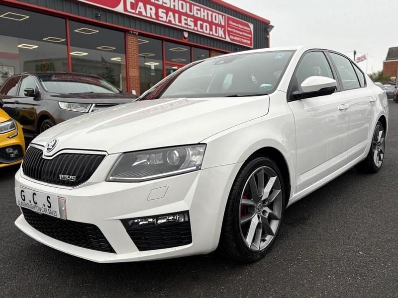 White Used 2016 Skoda Octavia vRS Hatchback | £12,190 (A bit pricey) - Image 1/4