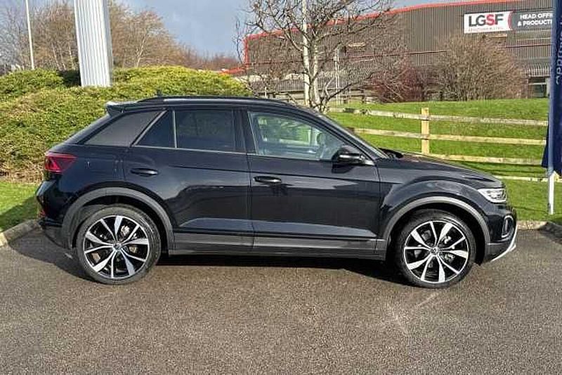 Used VW T-Roc Design 150 HP (110 kW) 2025 Black SUV