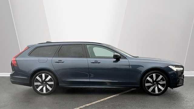Used Volvo V90 Plus 349 HP (256 kW) 2025 Estate