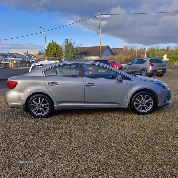 Used Toyota Avensis 147 HP (108 kW) 2012 Grey Sedan