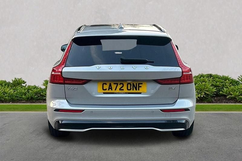 Used Volvo V60 Ultimate 163 HP (119 kW) 2022 Silver Estate