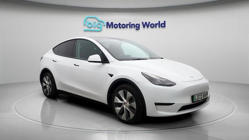 White Used 2022 Tesla Model Y Long Range AWD SUV | £26,300 (Fair price) - Image 1/4