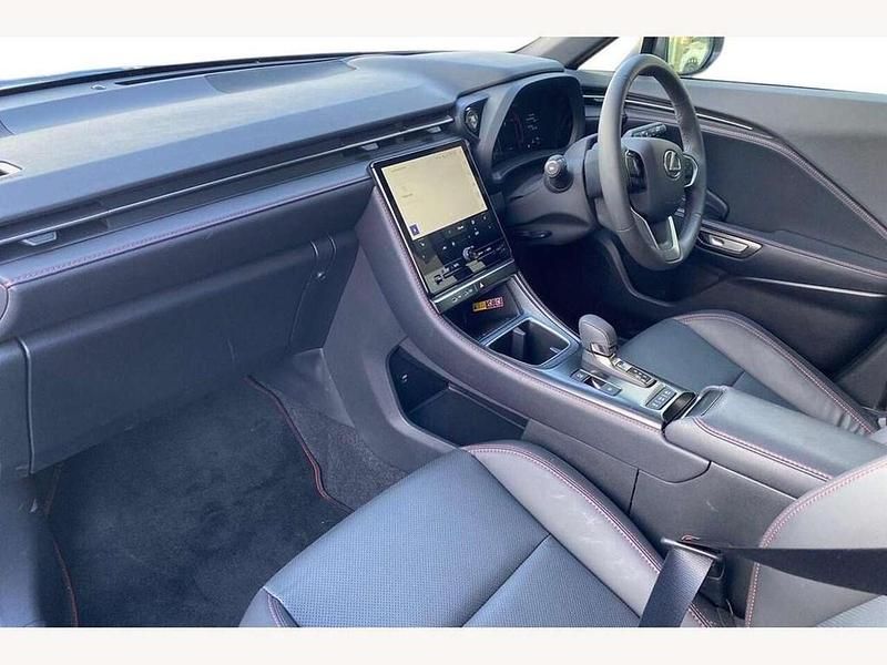 Used Lexus LBX 136 HP (100 kW) 2024 Other SUV