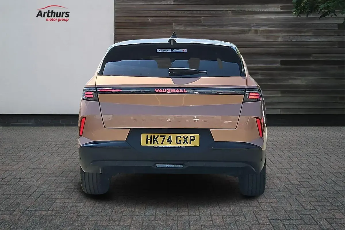 Used Vauxhall Grandland X GSe 134 HP (98 kW) 2024 Brown SUV