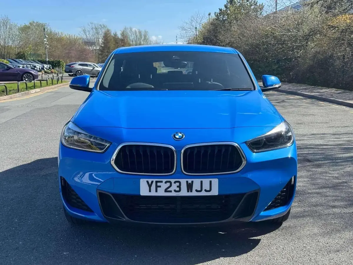 Usado BMW X2 M Sport 220 HP (161 kW) 2023 Azul SUV