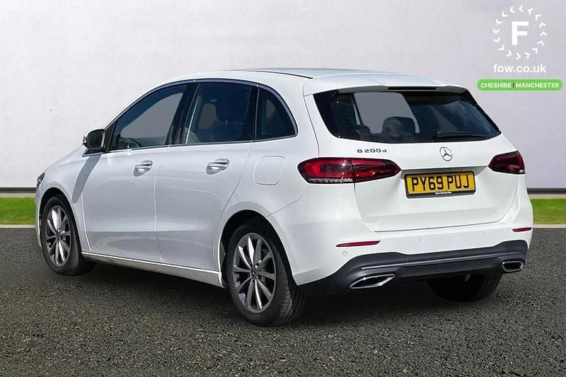 Begagnad Mercedes B180 Active 2020 Vit Minibuss