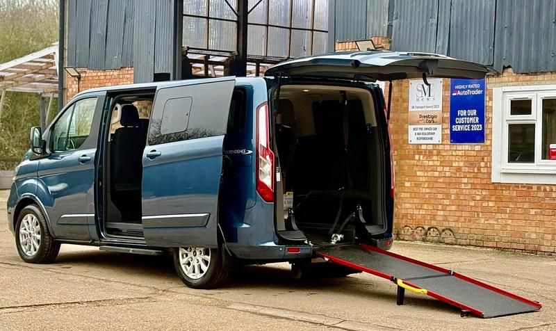 Used Ford Tourneo Custom Sport 2018 Blue Van