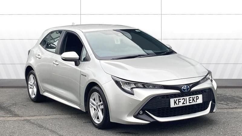 Used Toyota Corolla 122 HP (89 kW) 2021 Silver Hatchback