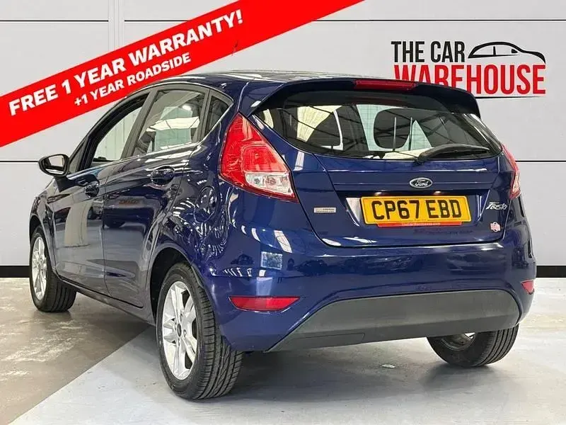 Usado Ford Fiesta Zetec 100 HP (73 kW) 2017 Azul Citadino